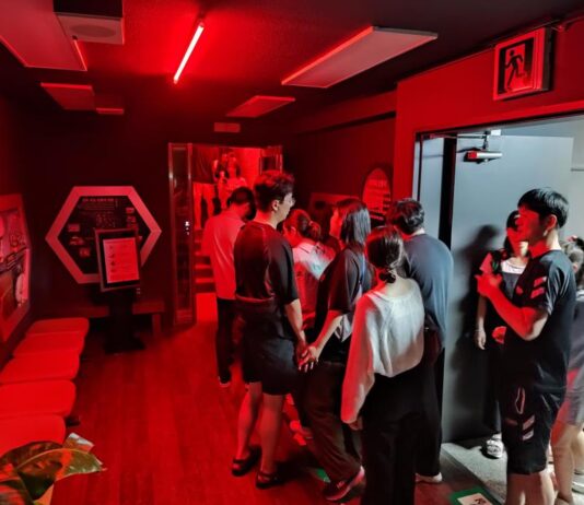 “추석 앞 미리 보름달에 소원 비세요”